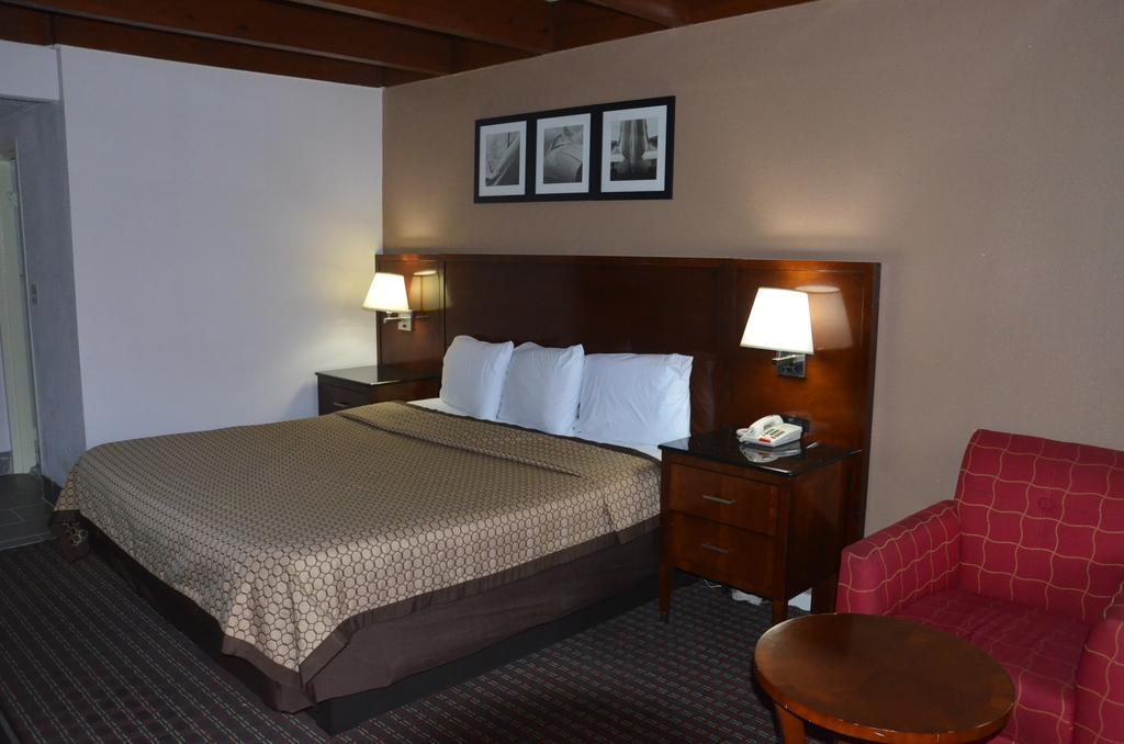 Americas Best Value Inn Augusta Historic Downtown Kültér fotó