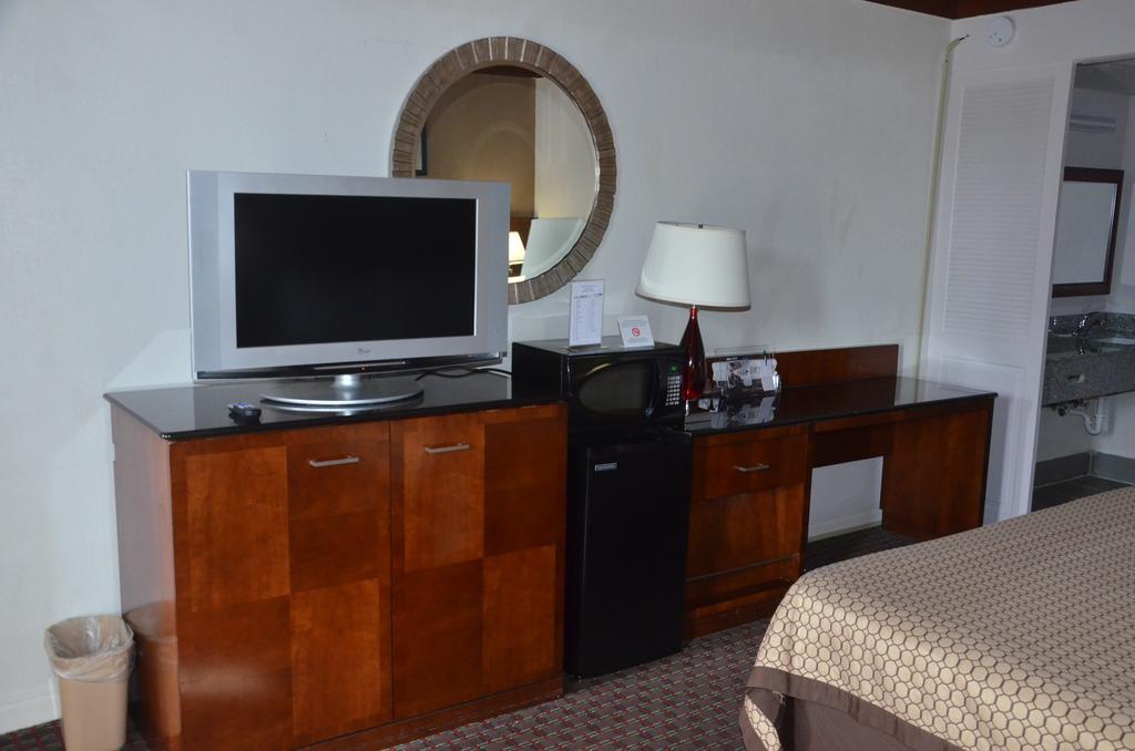 Americas Best Value Inn Augusta Historic Downtown Kültér fotó